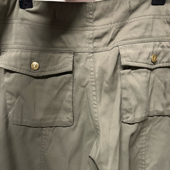 Prana Khaki Green Shorts - Picture 5 of 5